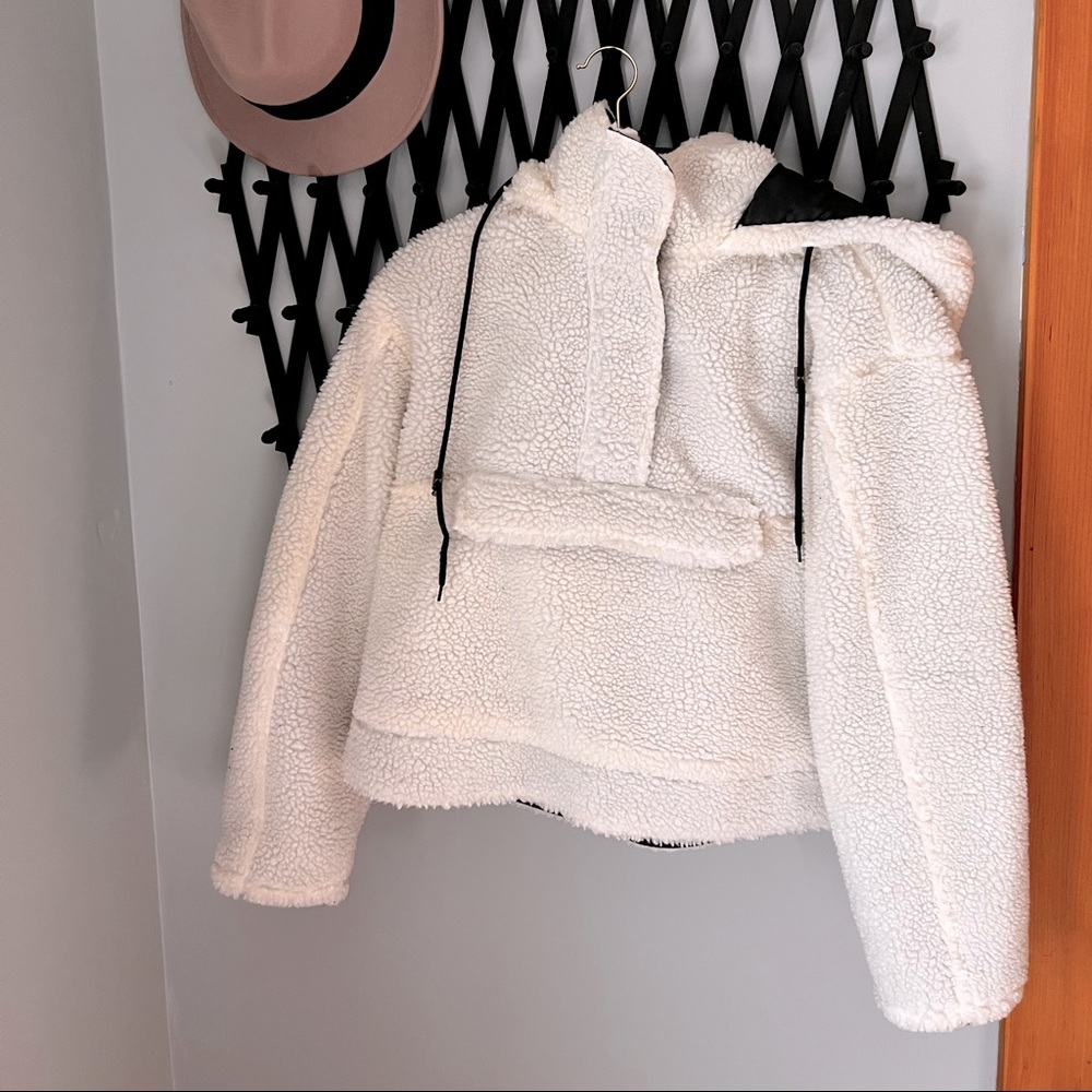 Missguided Sherpa Pullover Jacket!! - image 1